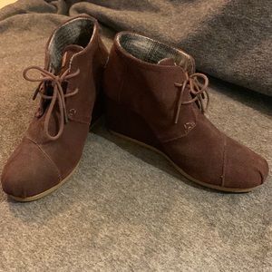 Toms brown lace up wedges